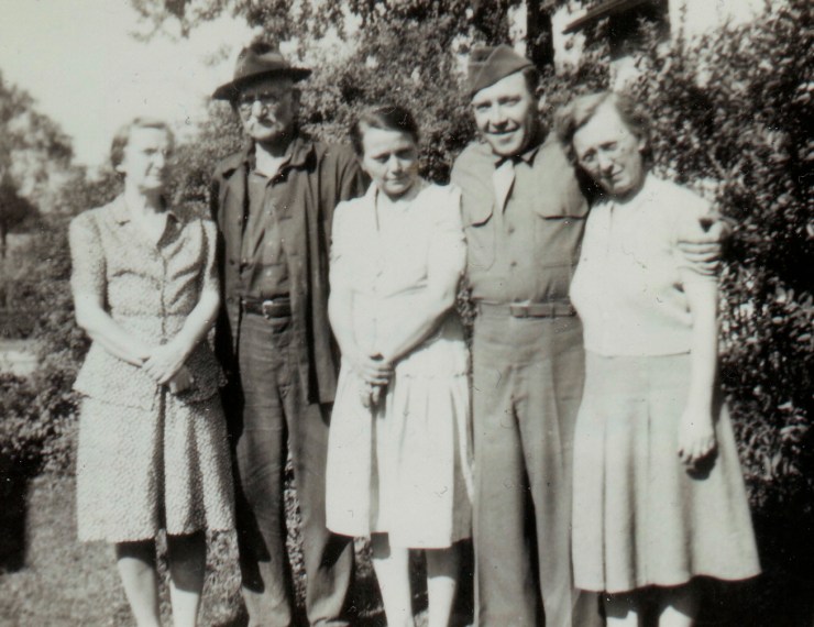 russ wing with his father & sisters